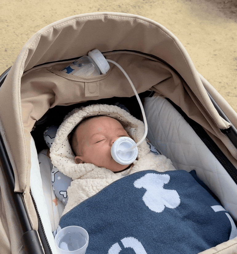 FeedEase Pro —  מארז בקבוק האכלה לתינוק עם צינור גמיש, להאכלה נוחה גם כשאין לך ידיים פנויות